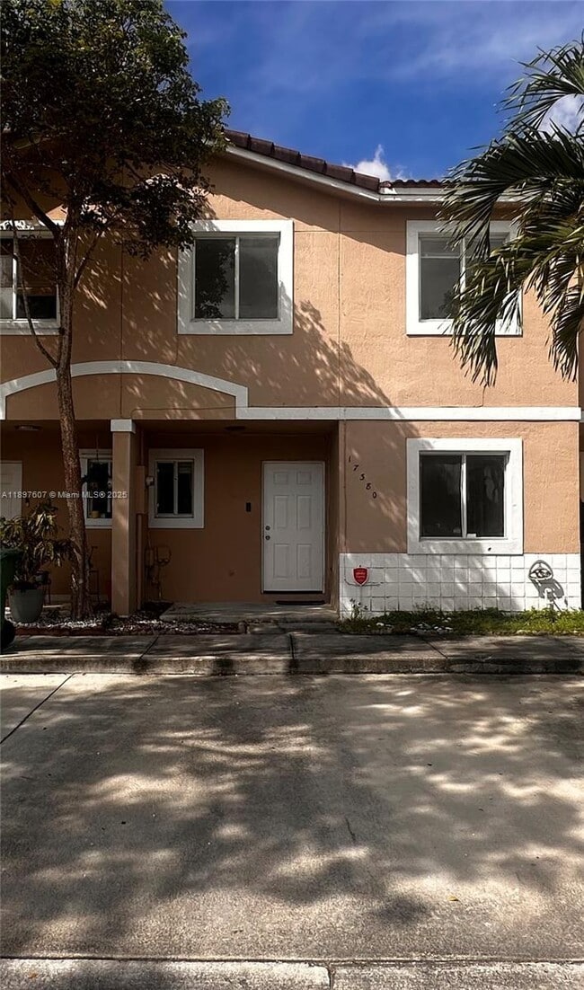 Building Photo - 17380 SW 140th Ct