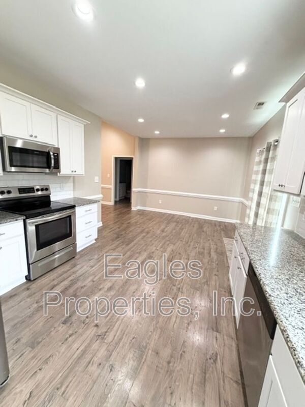 Building Photo - 328 N Landing Dr