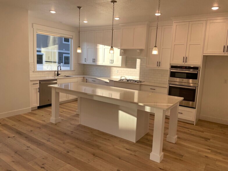 Building Photo - 10817 N Black Shale Loop