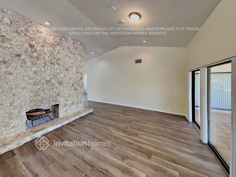 Building Photo - 10941 NW 7th St