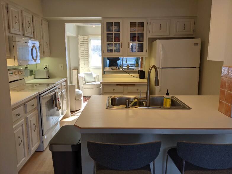Building Photo - 4797 Spring Cir