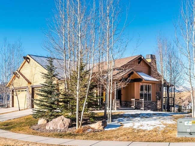 Building Photo - Desirable Black Rock Ridge with Mountain V...