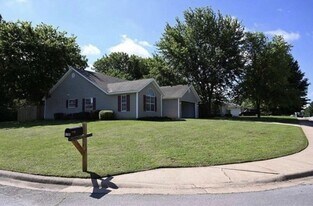 Building Photo - 1796 N Salem Rd