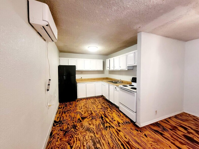 Building Photo - 1518 Sycamore St