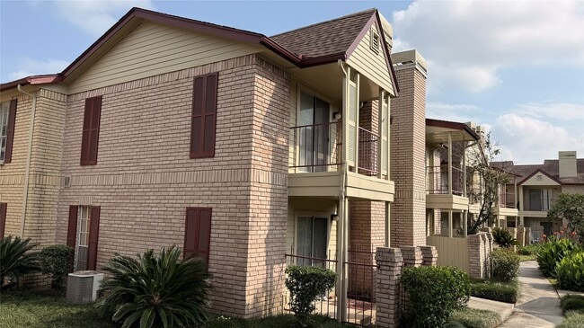 Building Photo - 2120 El Paseo St