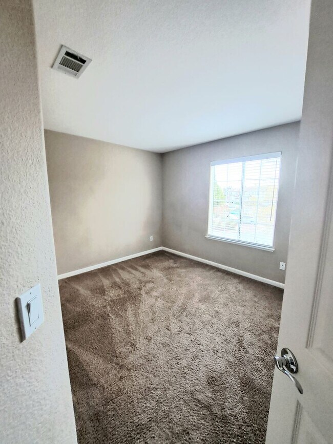 Building Photo - 5090 Napa Shore Dr