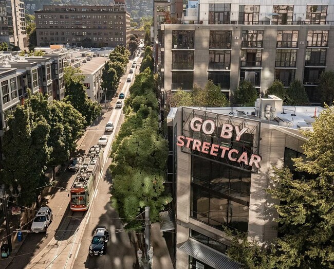 Building Photo - Studio Condo Available in the Pearl's Stre...