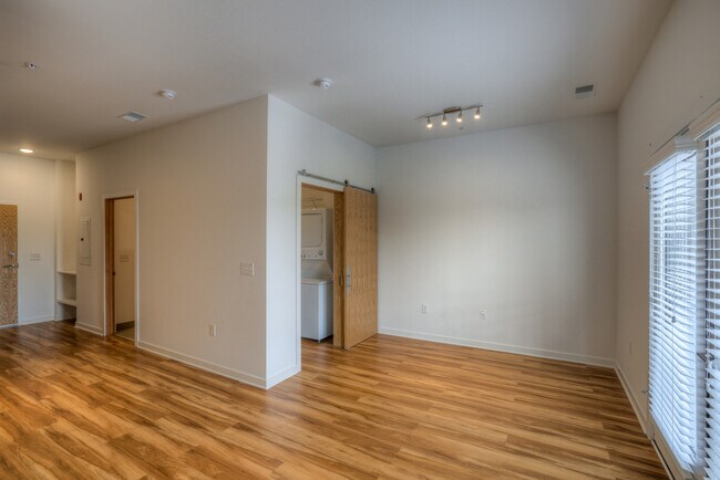 Primary Photo - Blackstone Station