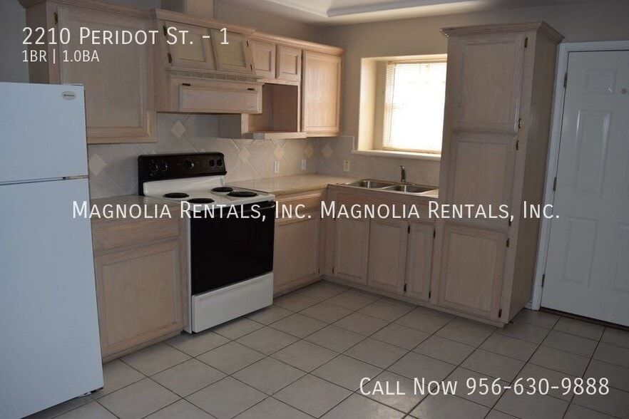 Building Photo - 2210 Peridot St