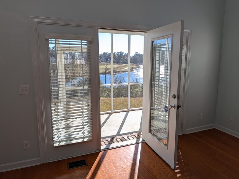 Building Photo - 927 Kensington Park Rd