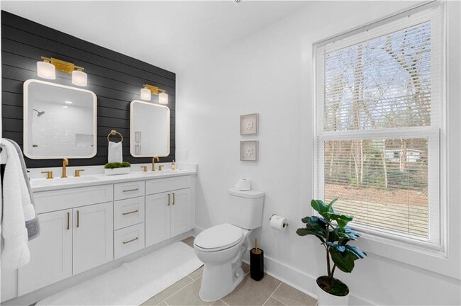 Building Photo - 150 Sweetwater St