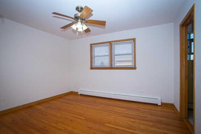 Building Photo - 8729 N Wisner St