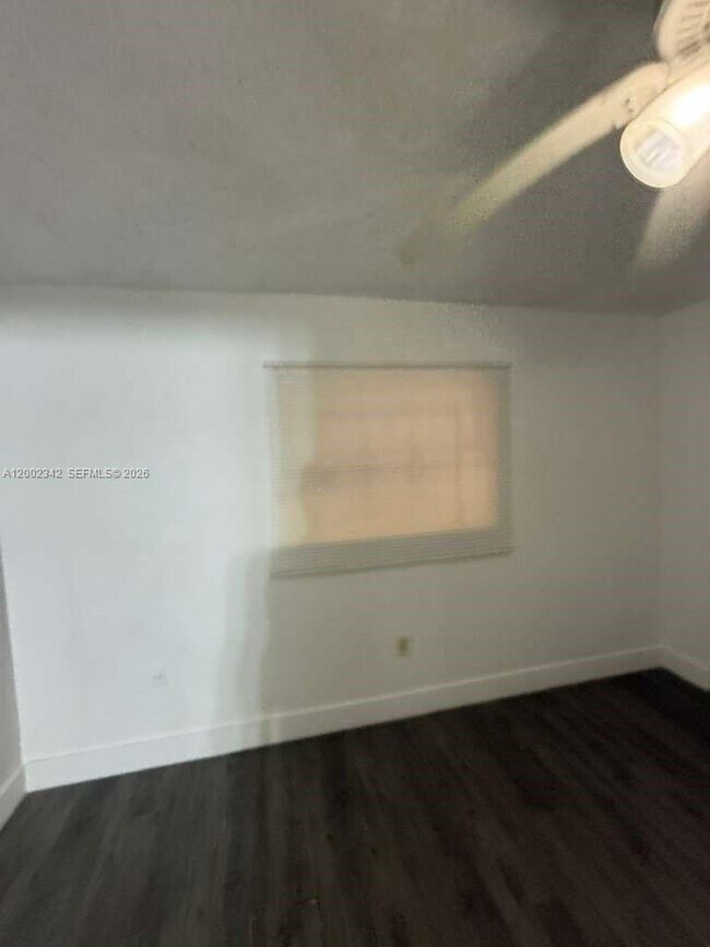 Building Photo - 11905 NE 2nd Ave