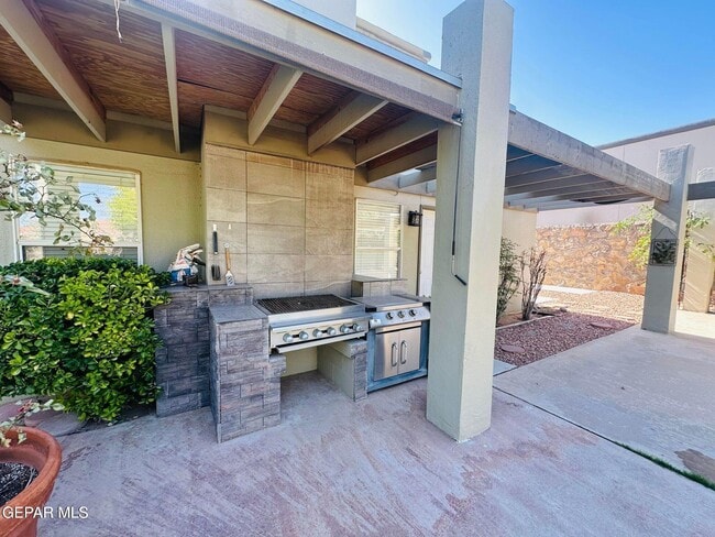 Building Photo - 1369 Gate Pl