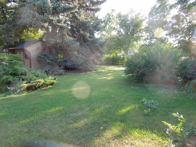 Building Photo - 1420 W Koch St