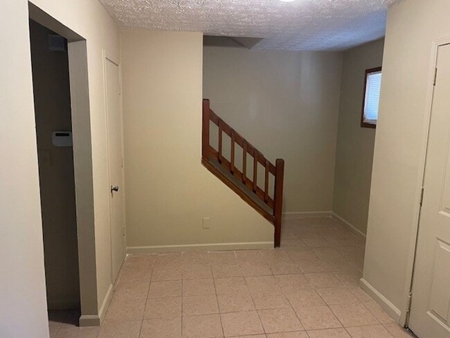 Building Photo - **ASK HOW YOU CAN MOVE IN WITH NO SECURITY DEPOSIT**333 River Brook Trl: 3BD, 2.5BA Duplex only 5...