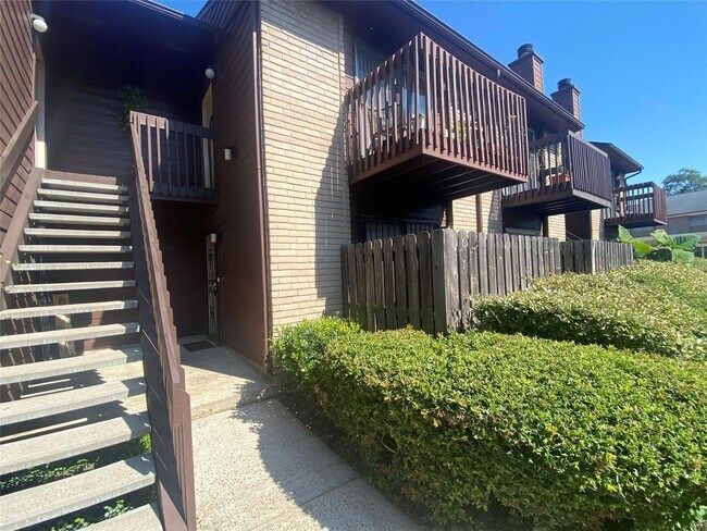 Building Photo - 12905 Woodforest Blvd