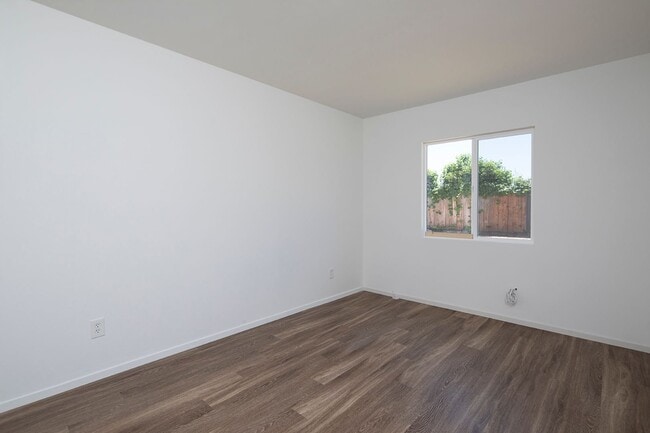 Building Photo - *OPEN HOUSE: 6/14 10AM-12:30PM*  Charming ...