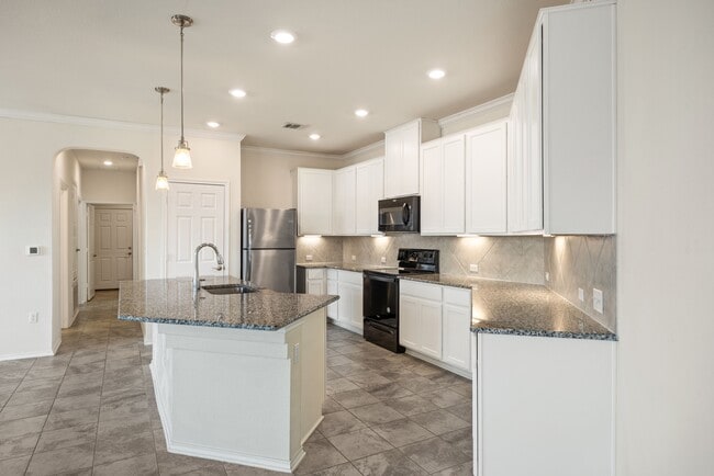 Building Photo - 805 Sandhill Branch Dr