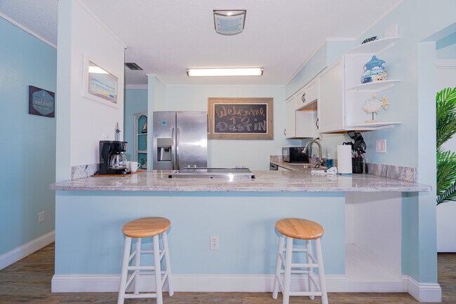 Building Photo - 4000 Gulf Terrace Dr