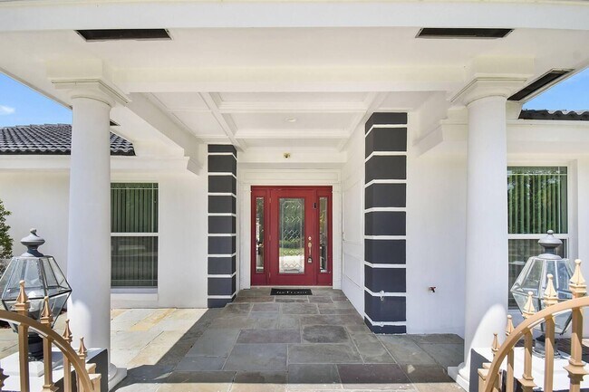Building Photo - 12231 Areaca Dr