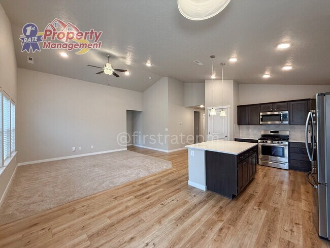 Building Photo - 11398 W Belgrave St