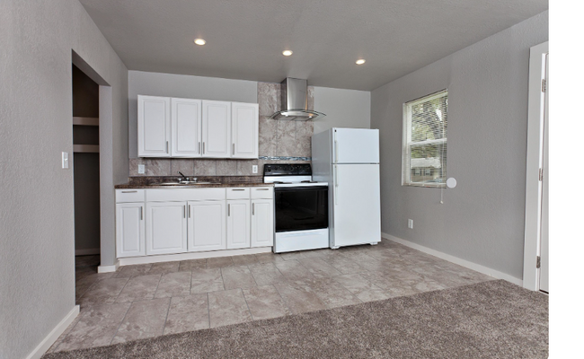 Building Photo - 838 S Terrace Dr
