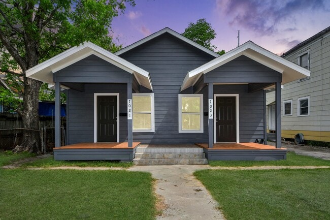 Building Photo - 7021 Canal St