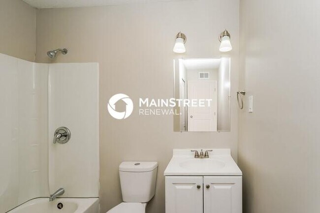 Building Photo - 4 Bedroom Pet-Friendly Home in louisville,...