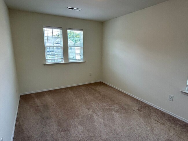 Building Photo - 3 Bedroom | 2.5 Bath Home in Raleigh - Fen...