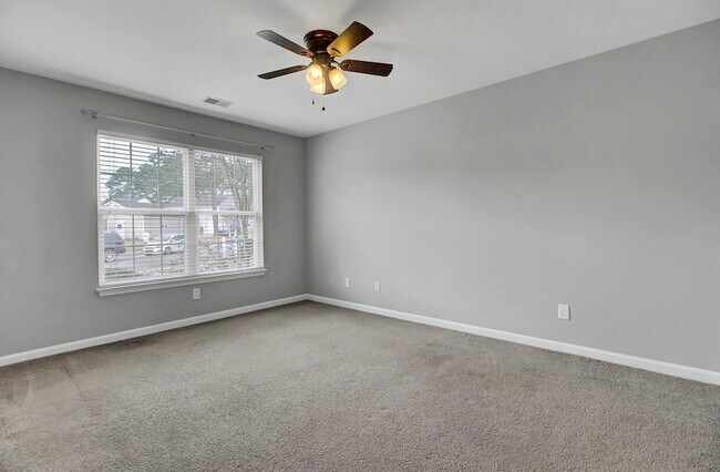 Building Photo - 9160 Maple Grove Dr