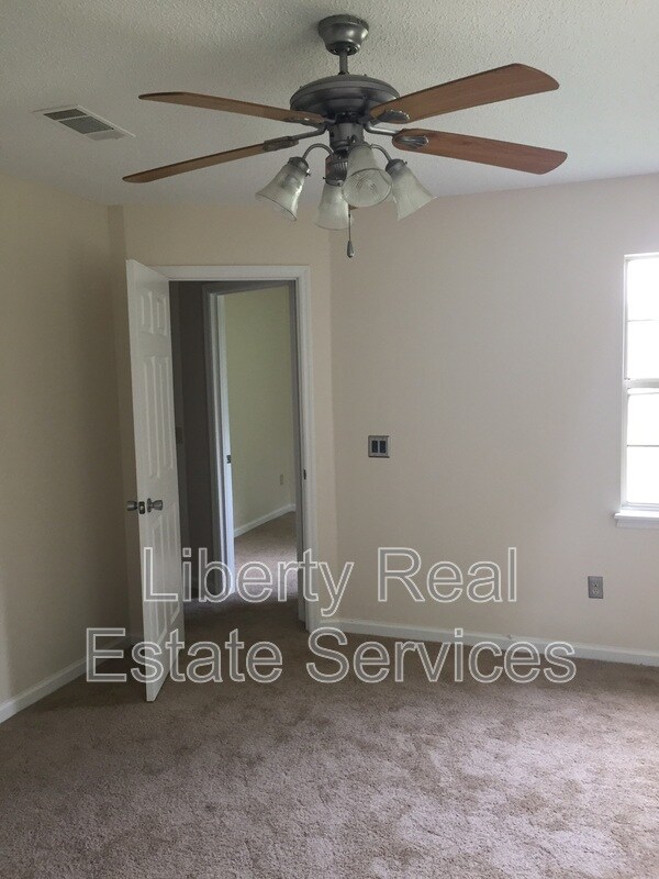 Building Photo - 1402 Desert Storm Dr