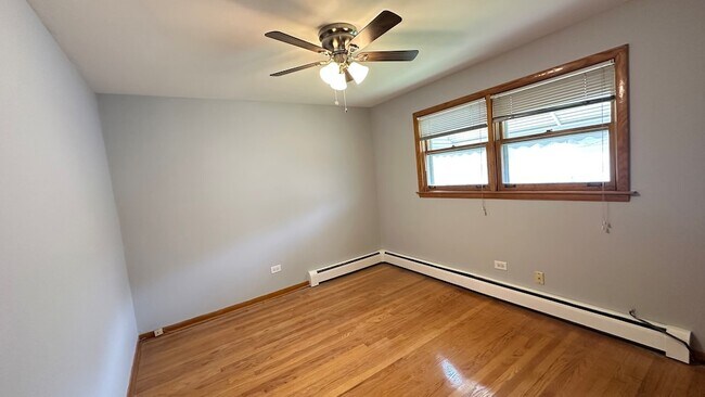 Building Photo - 5128 N Long Ave