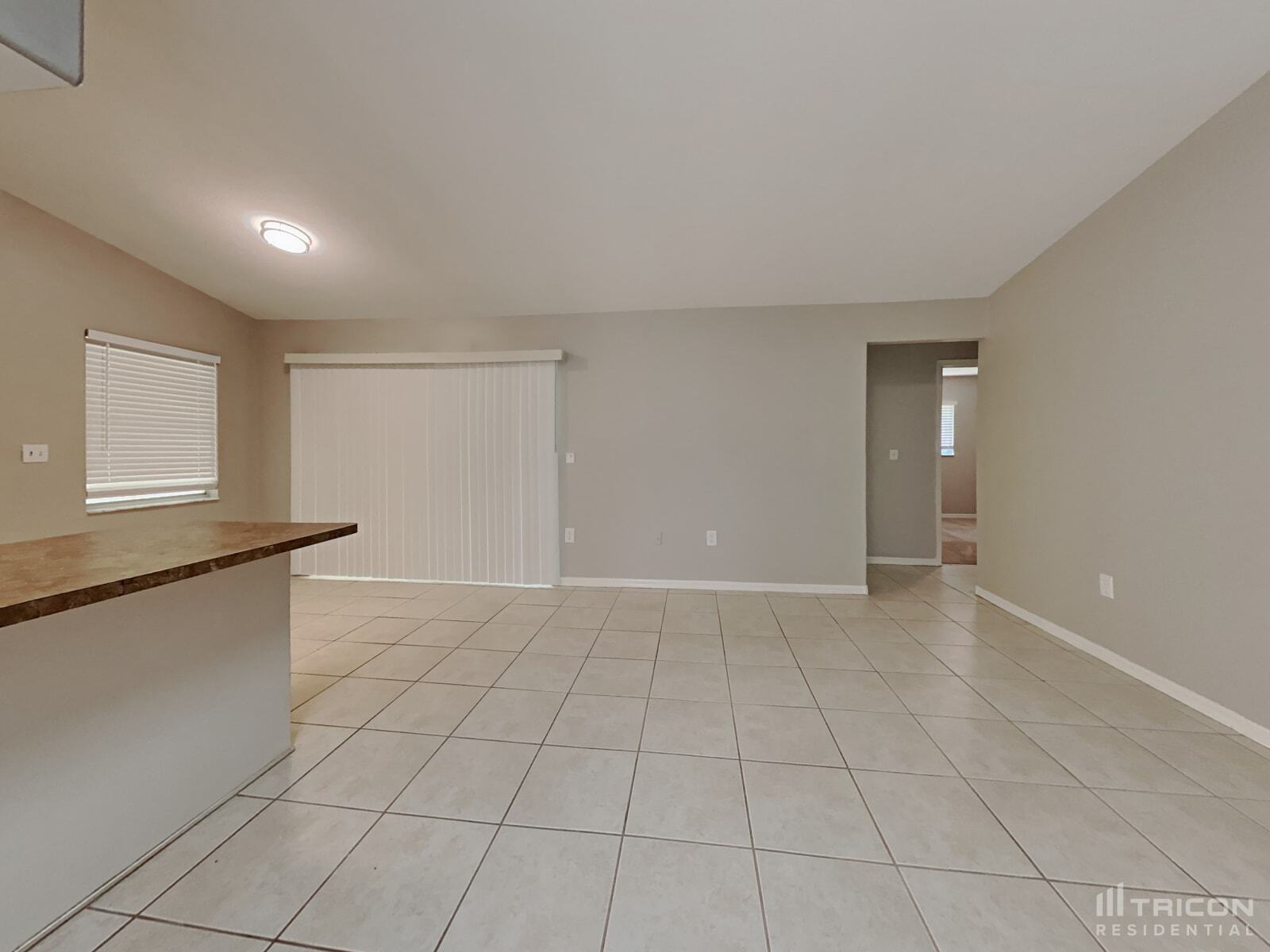 Building Photo - 5913 Fall River Dr