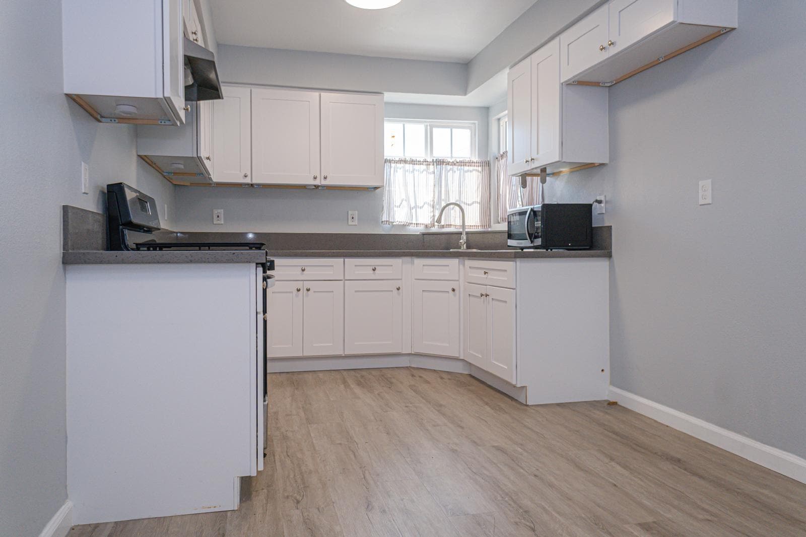 Building Photo - 158 W Del Amo Blvd