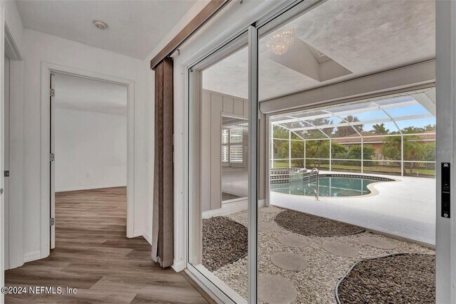 Building Photo - 405 Waterside Ln