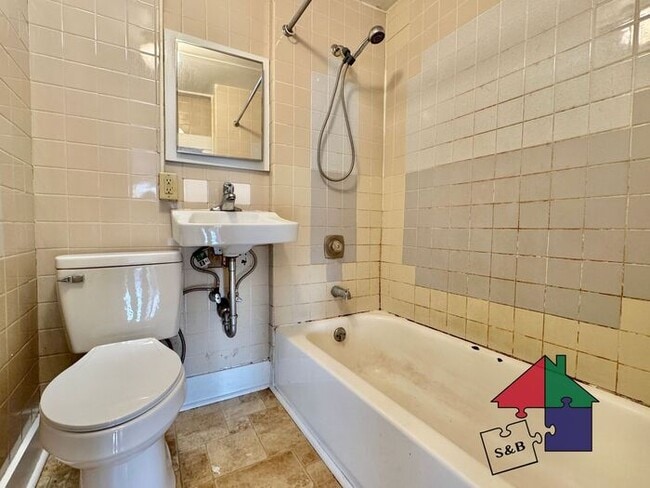 Building Photo - Amazing Two Bedroom in Burlington - $500 OFF FIRST MONTHS RENT WHEN YOU SIGN A LEASE BY 9/15!