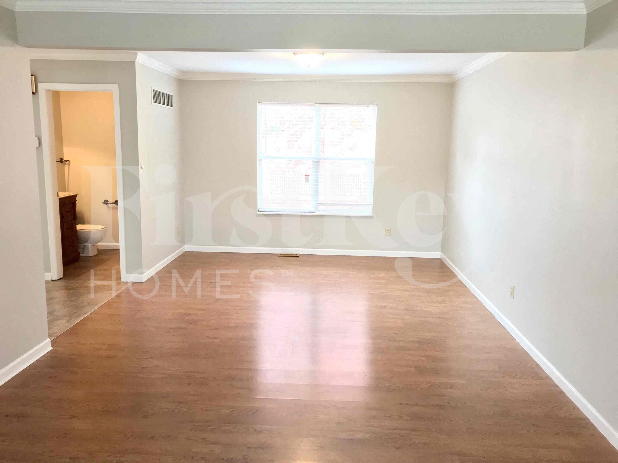 Building Photo - 9 Kingsmont Ct