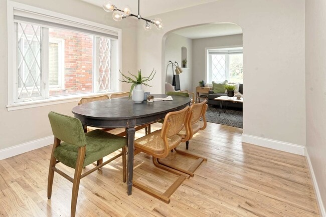 Building Photo - 3554 Jamieson Ave