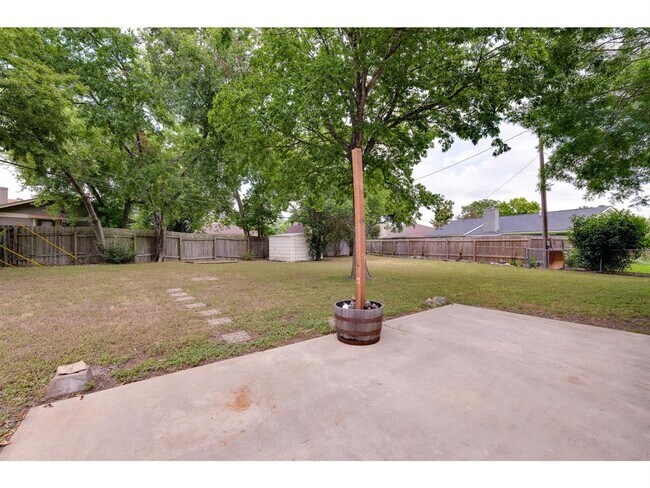 Building Photo - 3406 Norwood Hill Rd