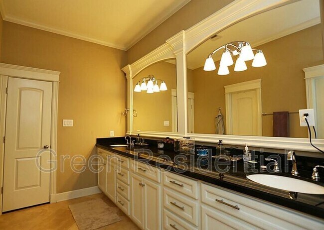 Building Photo - 1419 Beachton St