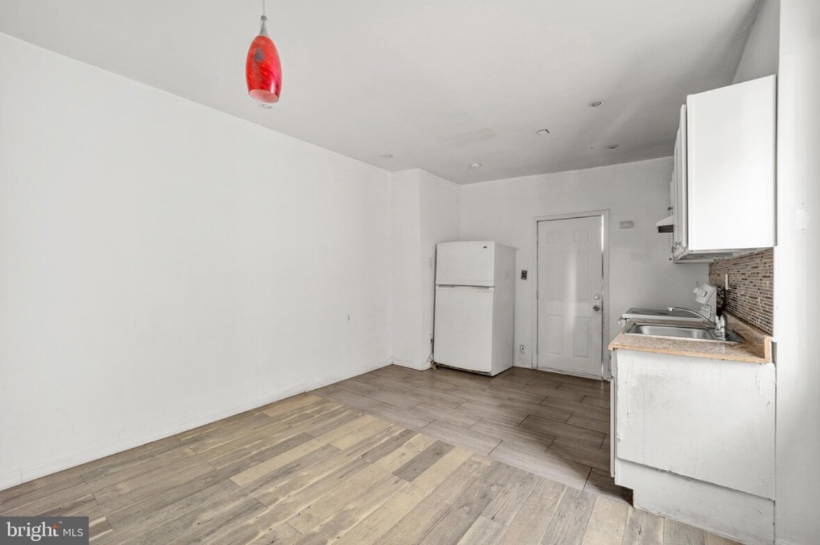 Building Photo - 5106 Parkside Ave