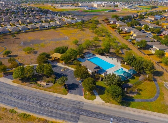 Building Photo - Amazing 4 Bedroom Home!