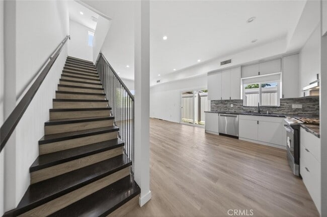 Building Photo - 14827 Dearborn St