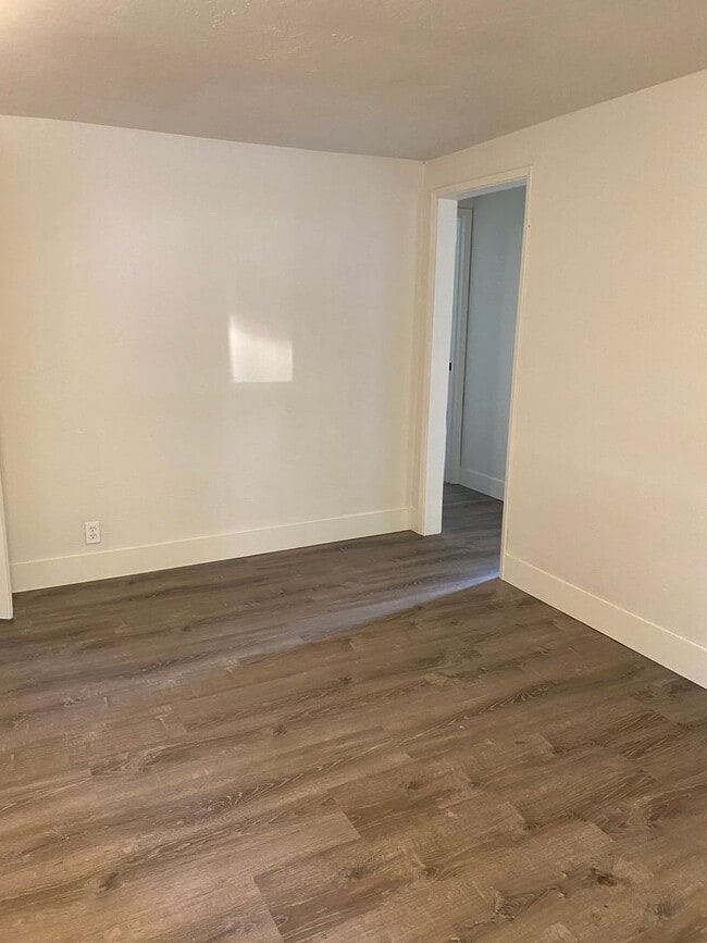 Building Photo - Cute Updated Home Near Shopping and Downtown Chico