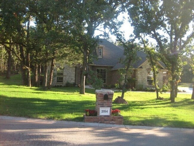 Building Photo - Coming Soon in Bella Terra in Edmond!