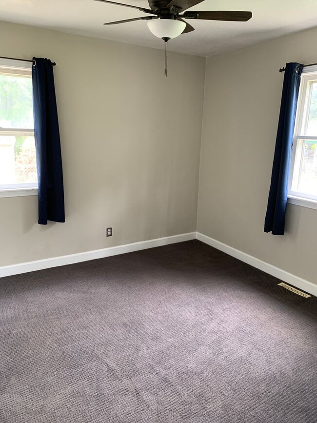 Building Photo - 1303 Catalina Rd