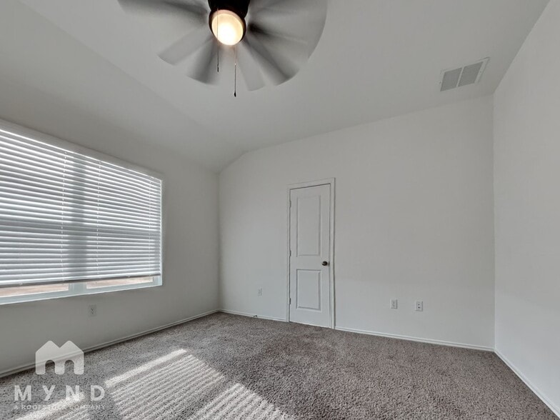 Building Photo - 7125 Spotted Leaf Wy