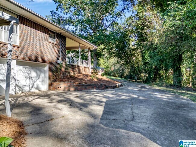 Building Photo - 2516 Ridgewood Rd