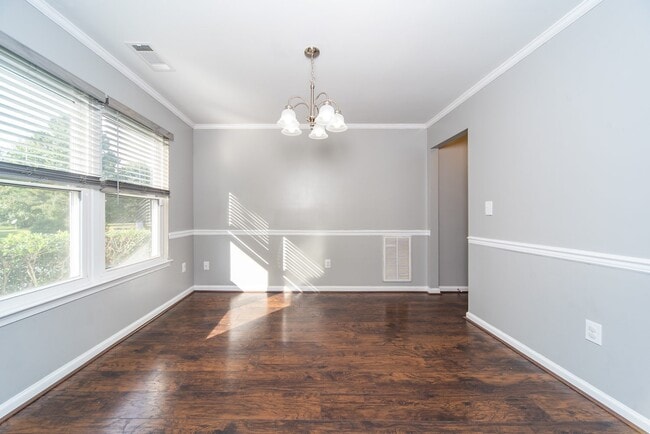 Building Photo - Beautiful 3 bed/ 2.5 bath home in Deep Creek